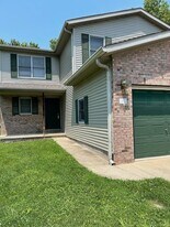 613 Pines Ln in Ellettsville, IN - Building Photo