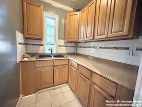 12 Batchelder St, Unit 1 in Boston, MA - Building Photo - Building Photo