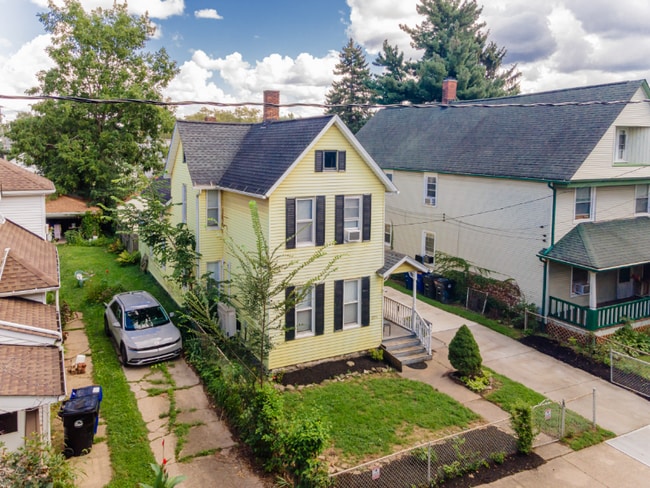 2051 W 45th St, Unit Down in Cleveland, OH - Building Photo - Building Photo