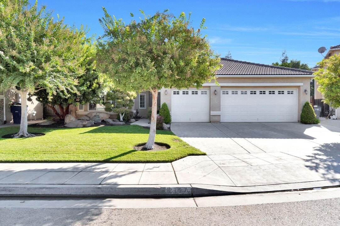 2157 S Eddy Ave in Fresno, CA - Building Photo