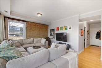 3040 W Diversey Ave in Chicago, IL - Building Photo - Building Photo