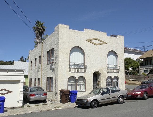 1402 Ceres St in Crockett, CA - Foto de edificio - Building Photo