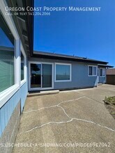 1718 NW Carter Ct in Waldport, OR - Building Photo - Building Photo