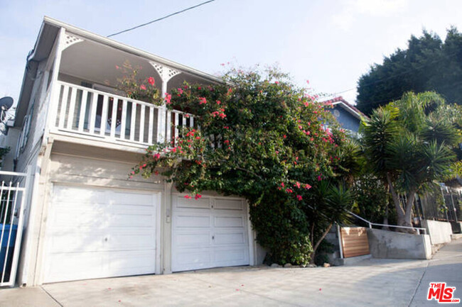 1210 Laveta Terrace