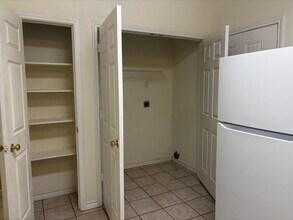 616 Vicki Dr-Unit -616 B in Huntsville, TX - Building Photo - Building Photo