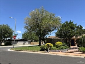 39 Redbud Ave in McAllen, TX - Building Photo - Building Photo
