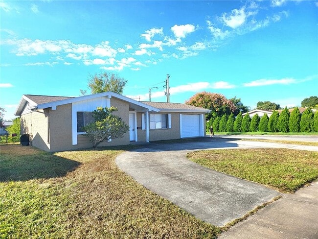 4004 Grayton Dr in New Port Richey, FL - Building Photo - Building Photo