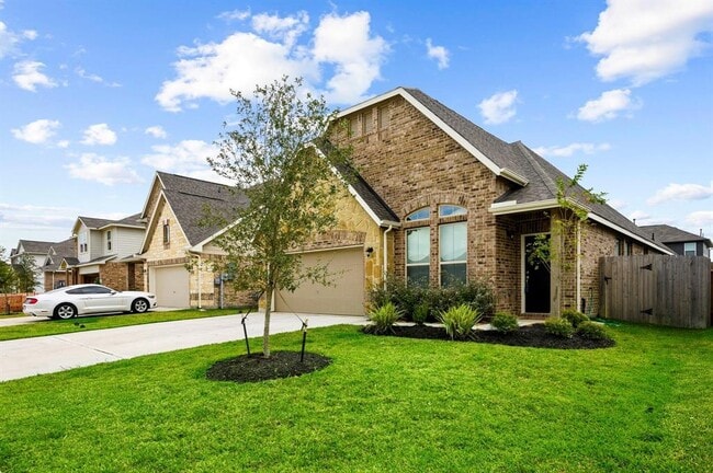 1515 Shannon St in Alvin, TX - Building Photo - Building Photo