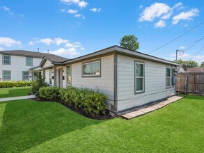 2202 Solo St in Houston, TX - Building Photo - Building Photo