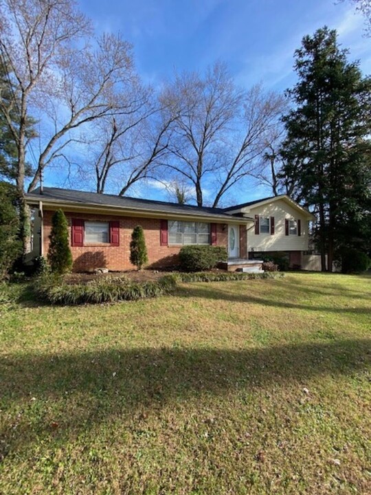 1018 W Forest Blvd in Knoxville, TN - Building Photo