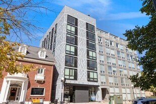 7 S Linn St in Iowa City, IA - Building Photo