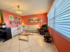 3058 Cambridge C in Deerfield Beach, FL - Building Photo - Building Photo