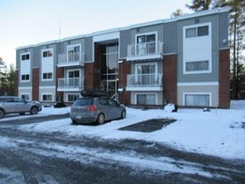 131J Capitol Hill Dr in Londonderry, NH - Building Photo