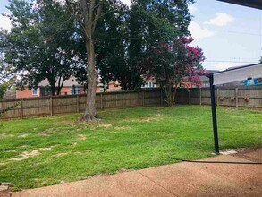 479 Sanga Cir W in Memphis, TN - Building Photo - Building Photo