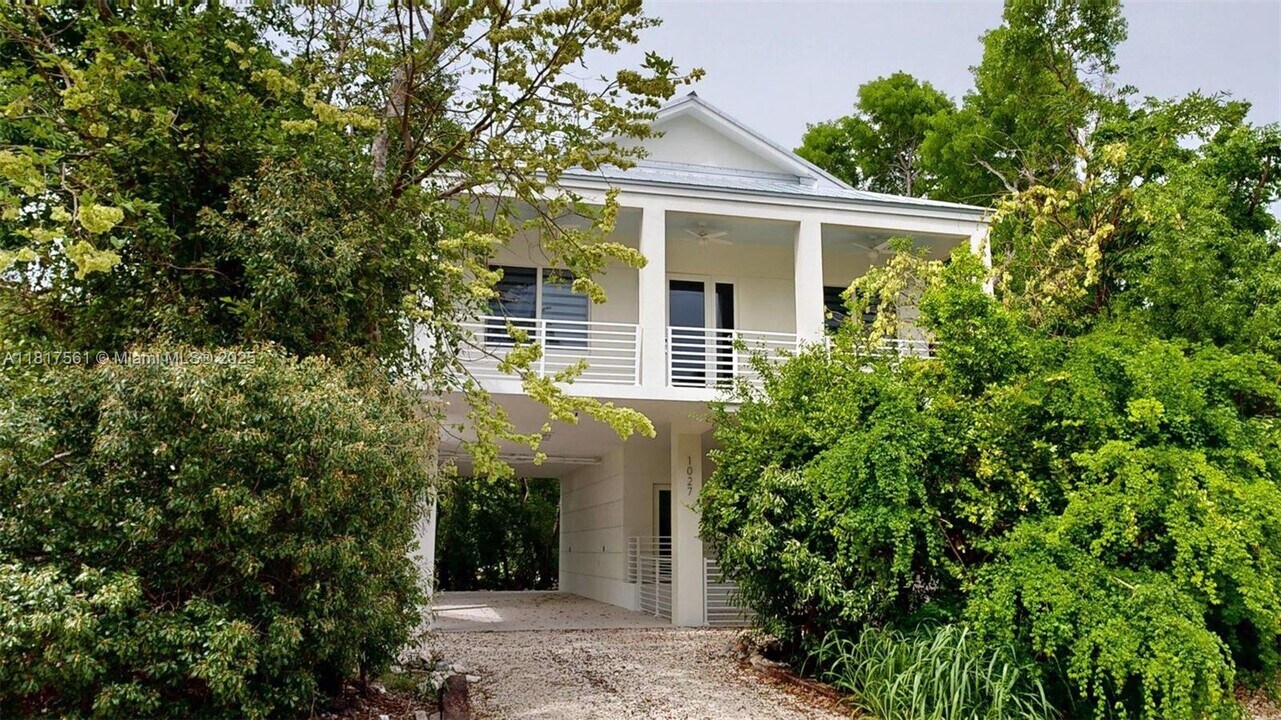 1027 Snapper Ln in Key Largo, FL - Building Photo