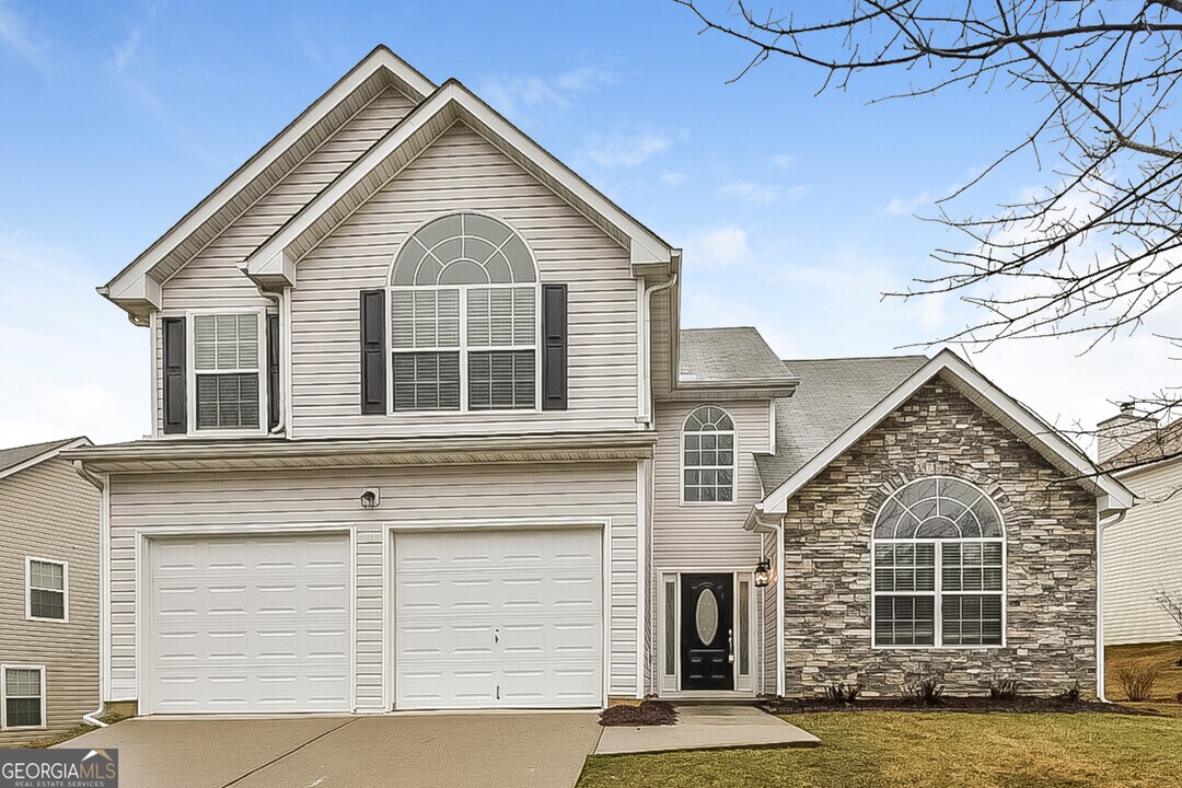6926 Foxmoor Way in Douglasville, GA - Building Photo