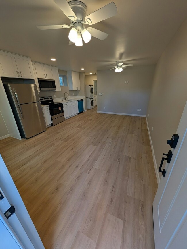 property at 7221 Jacmar Ave