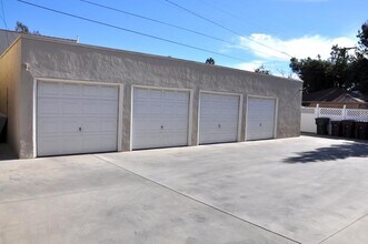 518 Naranja Dr, Unit 518 in Glendale, CA - Foto de edificio - Building Photo