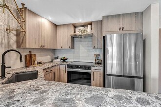 340 Sunset Dr, Unit 505 in Fort Lauderdale, FL - Building Photo - Building Photo