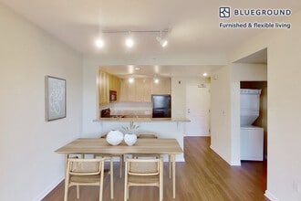 1099 Admiral Ct in San Bruno, CA - Foto de edificio - Building Photo