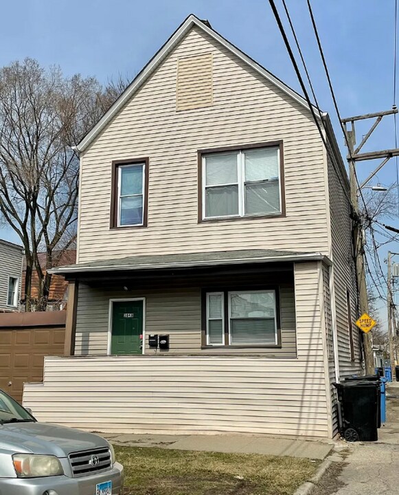 3848 W Roscoe St in Chicago, IL - Building Photo