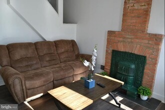 1226 W Cross St in Baltimore, MD - Building Photo - Building Photo