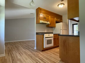 9746 Wallwood Dr SE in Huntsville, AL - Foto de edificio - Building Photo