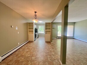 366 Elton Hills Dr NW in Rochester, MN - Building Photo - Building Photo