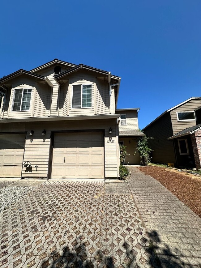 property at 12727 SE Lydia Ct