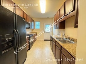 810 Carpenter Glenn Dr in Cary, NC - Building Photo - Building Photo