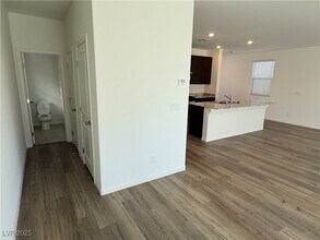 5929 Violet Crown St in North Las Vegas, NV - Building Photo - Building Photo