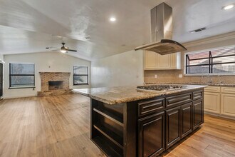 5106 Glacier Canyon Ct in Bakersfield, CA - Building Photo - Building Photo