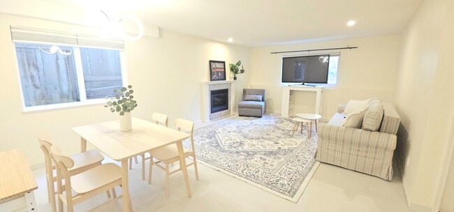 property at 2338 Chesterfield Av