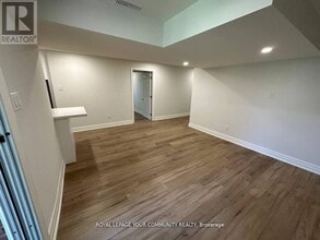 8 Mendys Forest in Aurora, ON - Building Photo - Building Photo