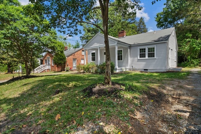 2206 Guess Rd in Durham, NC - Building Photo - Building Photo
