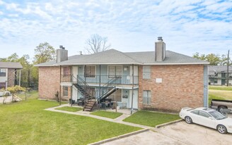 2266 Anne Marie Dr in Baton Rouge, LA - Building Photo