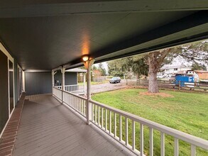 18417 40th Ave E in Tacoma, WA - Building Photo - Building Photo