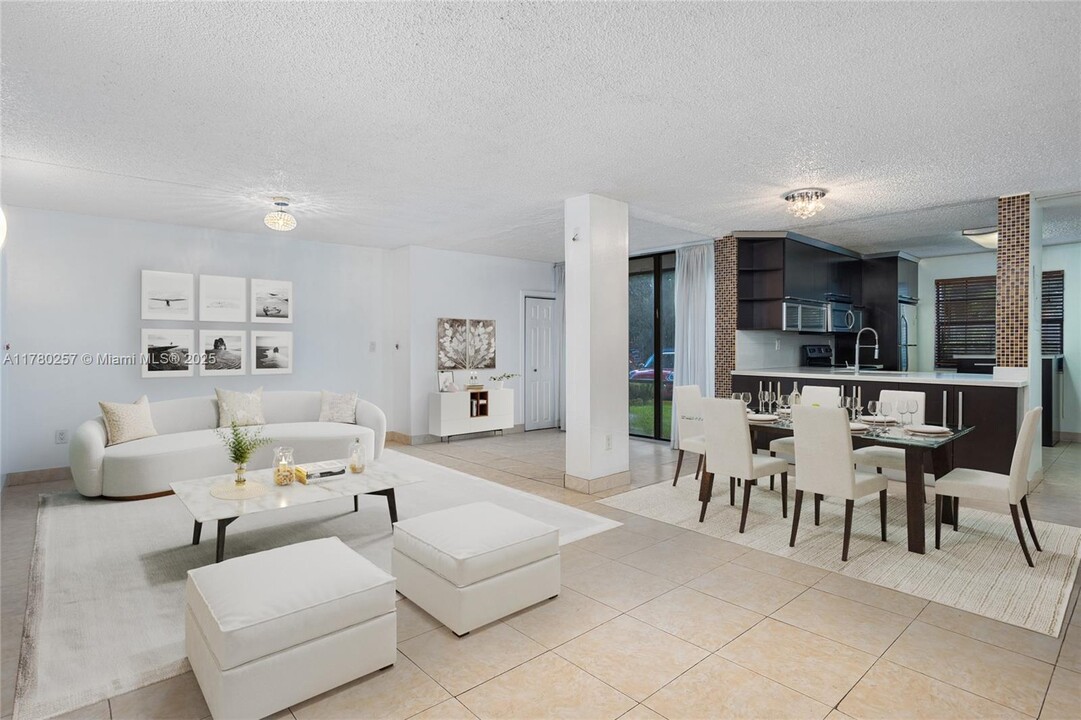 3553 Magellan Cir in Aventura, FL - Building Photo