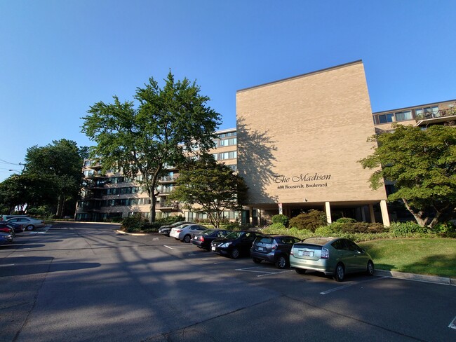 property at 600 Roosevelt Blvd