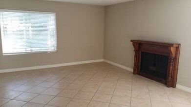1098 Glenbridge Cir in Westlake Village, CA - Building Photo - Building Photo