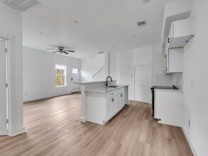 8631 Homewood Ln in Houston, TX - Foto de edificio - Building Photo