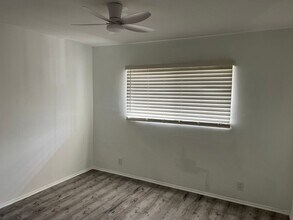15456 Vanowen St in Los Angeles, CA - Building Photo - Building Photo