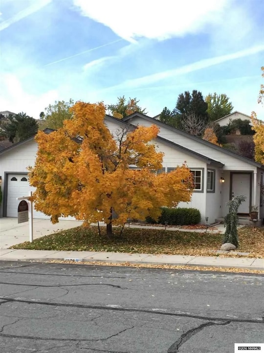 4679 S Desert Brush Ct in Sparks, NV - Building Photo