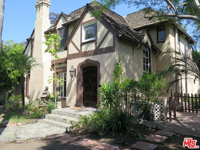 property at 802 Cloverdale Ave