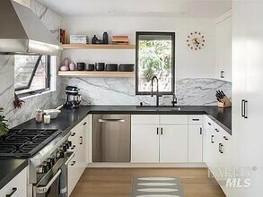 11 Maple Ln in San Anselmo, CA - Building Photo - Building Photo