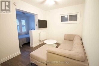 8 Brookmount Rd in Toronto, ON - Building Photo - Building Photo