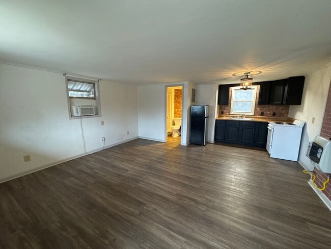 721 US-62 in Grand Rivers, KY - Building Photo - Building Photo