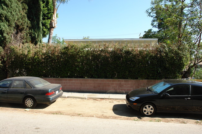 3855 Riverton Ave in Studio City, CA - Building Photo - Building Photo