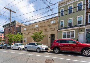 208 Brunswick St in Jersey City, NJ - Building Photo