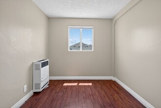 429-431 East 49th St. in Los Angeles, CA - Building Photo - Interior Photo